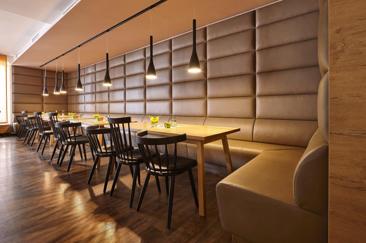 Hotel Goll Pforzheim-Niefern Εξωτερικό φωτογραφία