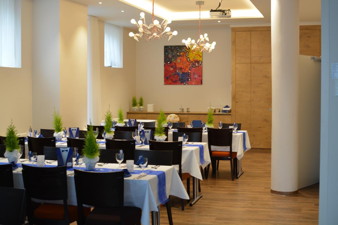 Hotel Goll Pforzheim-Niefern Εξωτερικό φωτογραφία