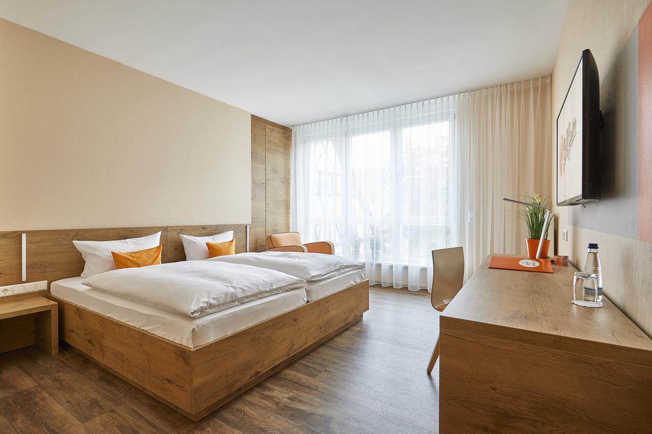 Hotel Goll Pforzheim-Niefern Εξωτερικό φωτογραφία